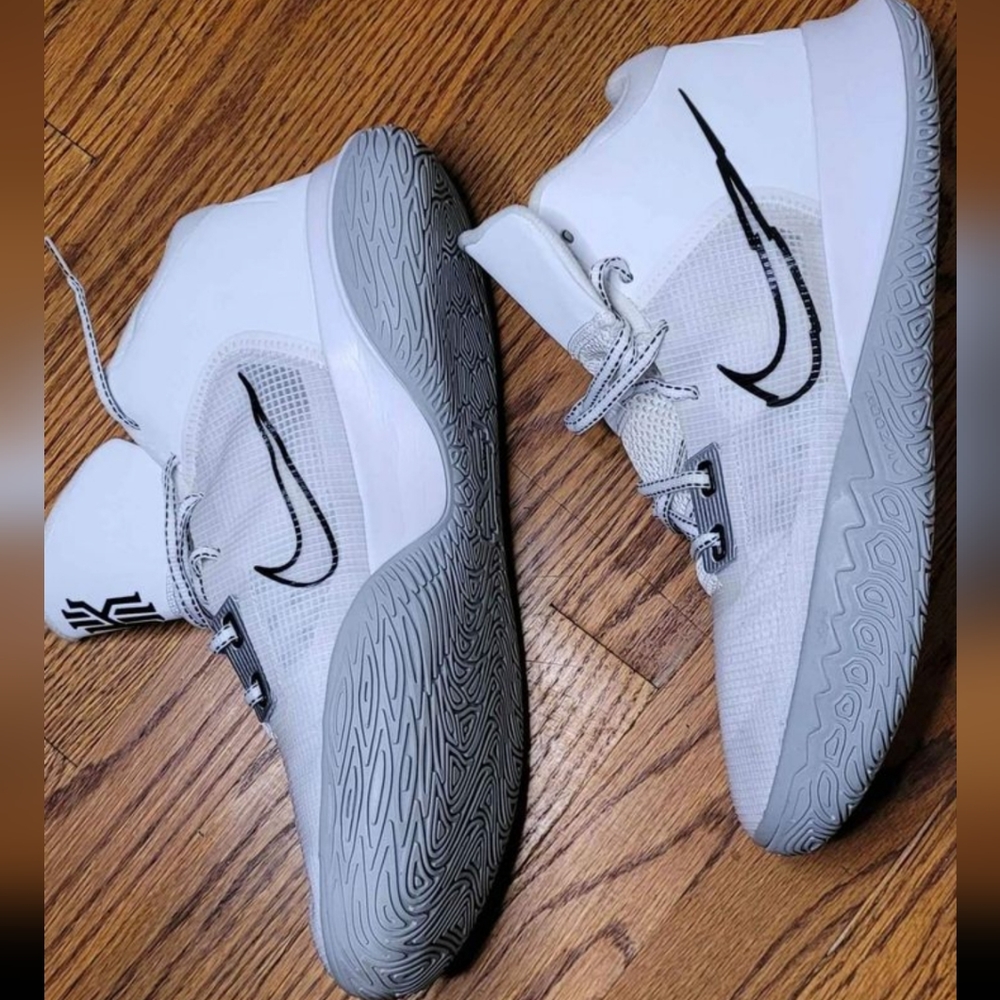 Nike Kyrie Flytrap - image 3